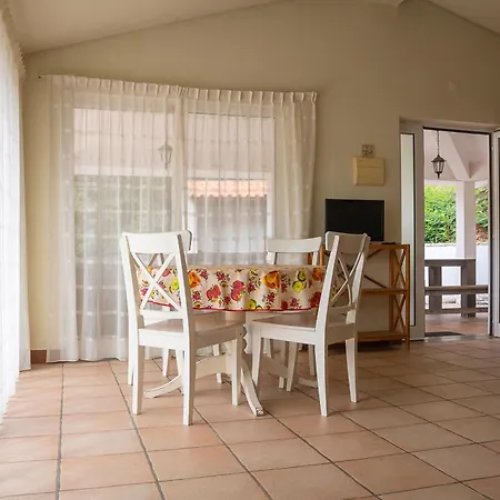 Quiet Casa On Quinta Do Retiro Hébergement de vacances *